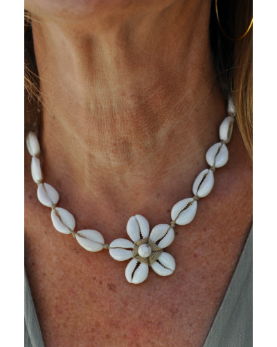 Collar Concha Flor