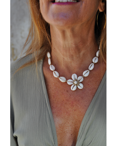 Collar Concha Flor